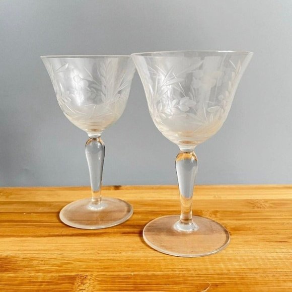 Lot of 2 Vintage cordial Glasses Clear Glass Floral Pattern - Picture 5 of 10